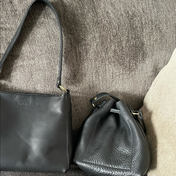 Portland leather goods small pebbles black bucket bag - Picture 3 of 3